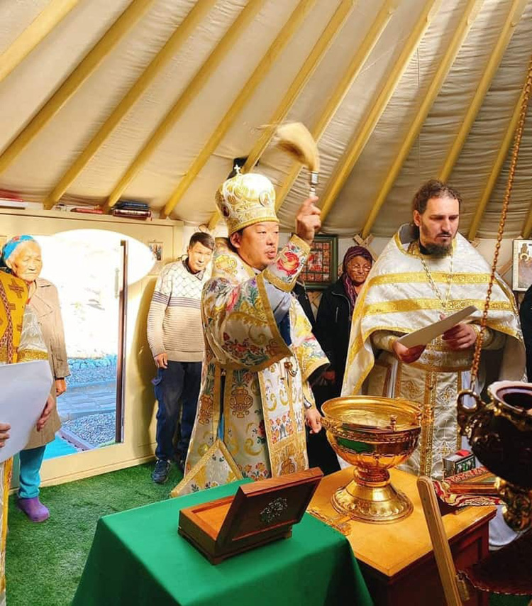 Храм освящен управляющим Кызыльской епархией архиепископом Корейский Феофаном