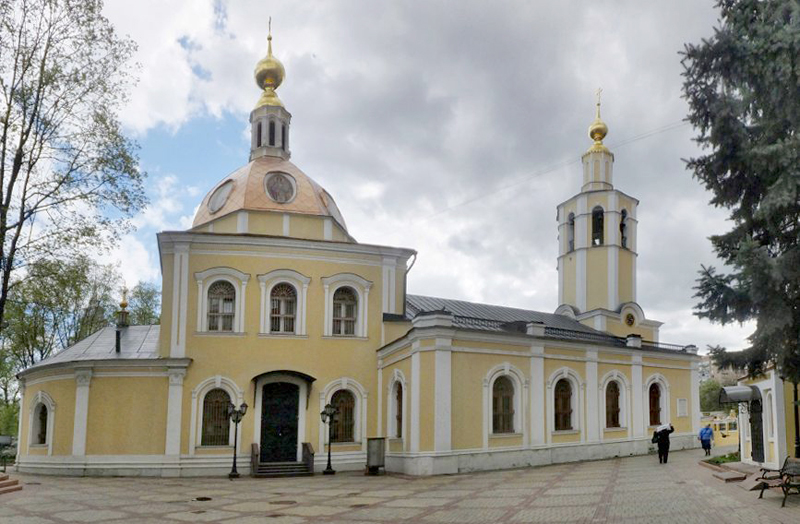 В храме всех Святых на Соколе размещен стенд с православными листовками